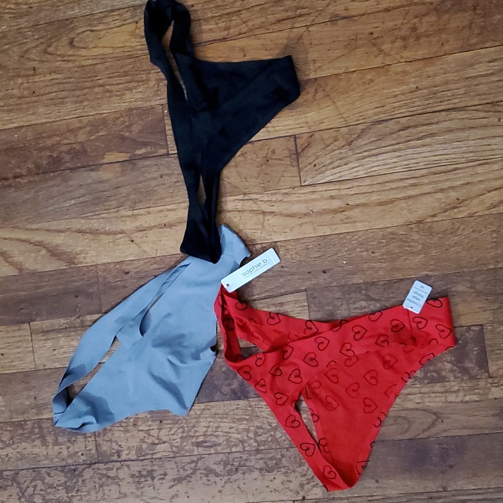 Sophie b thongs sz M